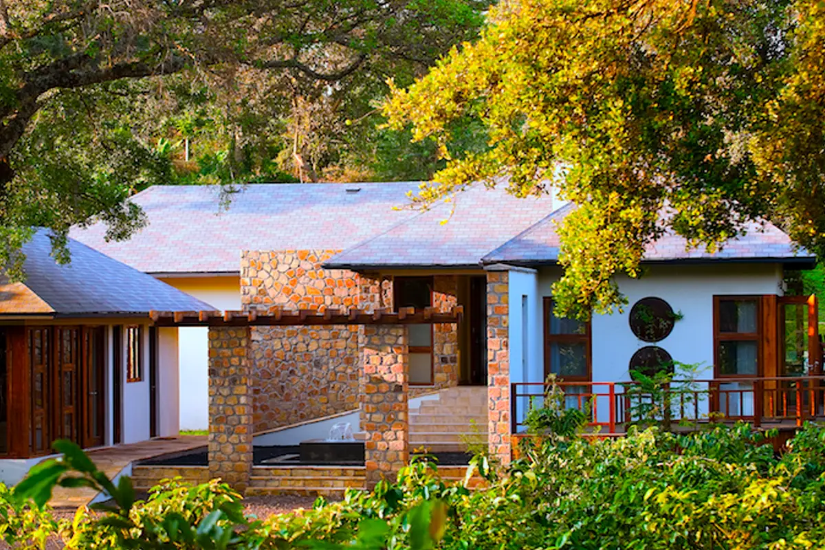 Lake Duluti Lodge - Cultural Experience Accommodation