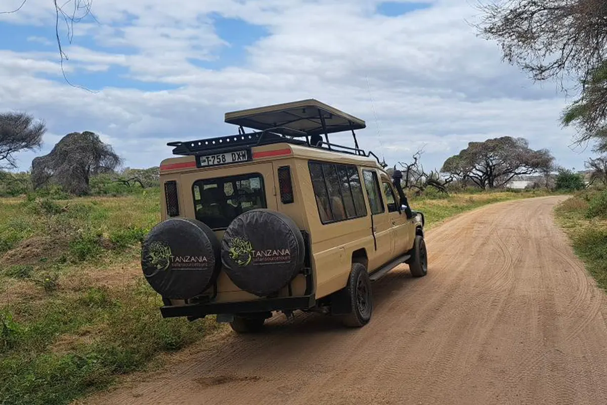 Luxury Safari from Arusha Hero
